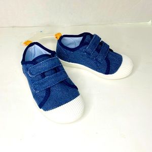 Canvas blue Jean shoes size 9c